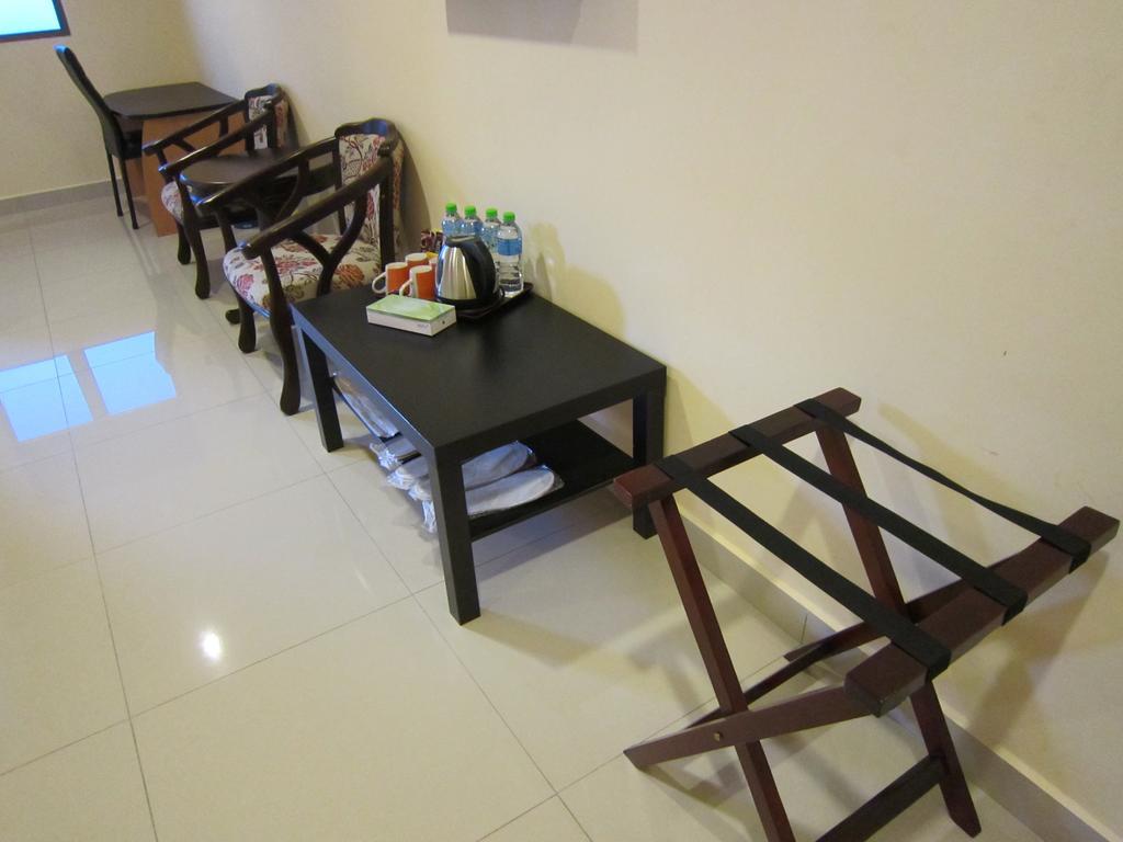 Oyo 151 Twin Hotel Kuala Lumpur Esterno foto