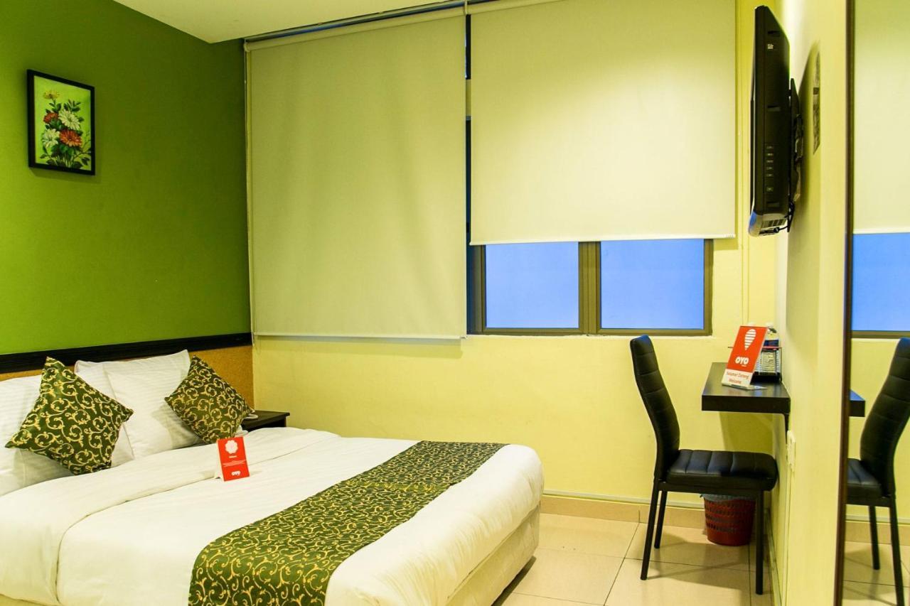 Oyo 151 Twin Hotel Kuala Lumpur Esterno foto